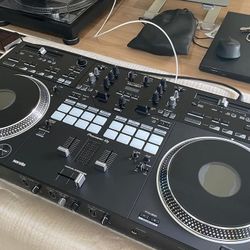 Pioneer-DJ-Rev7-DJ-Controller