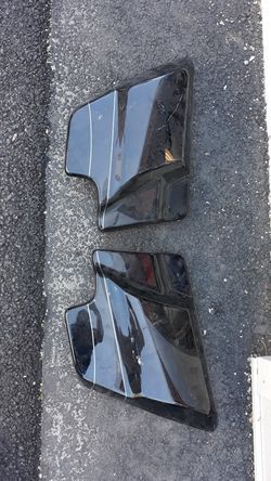 Pair of 09-19 Harley Davidson side covers for touring bike