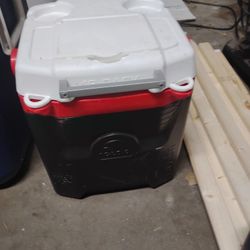 18 Pack Small Igloo Cooler 