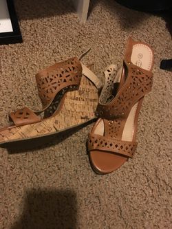 Tan wedges size woman’s 10