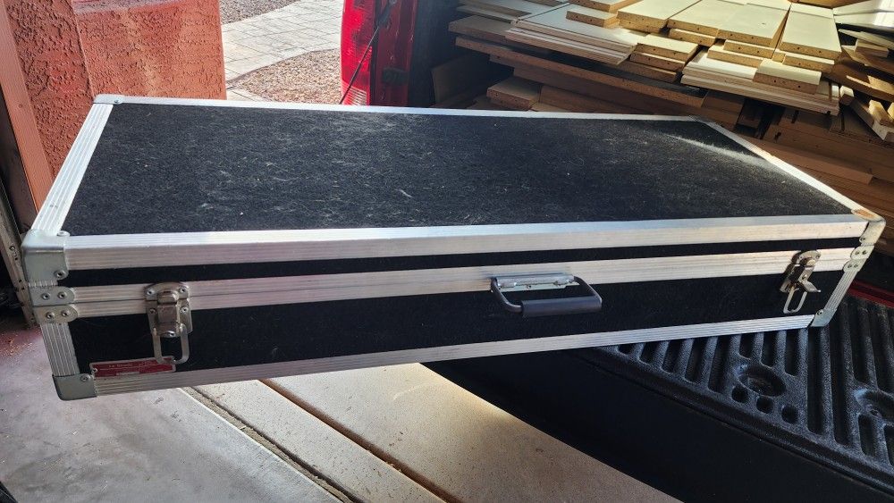 Flight Case. Keyboard Or Guitar Sized