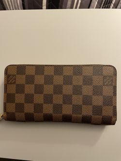 Louis Vuitton Zippy Wallet