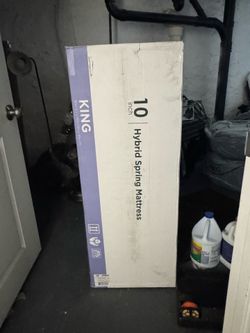 Brand New Zinus 10 Inch King Size Mattress