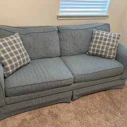 Blue Couch/Sofa W/ Full Pull Out Bed 