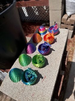 3D printed dragon eggs / dragons
