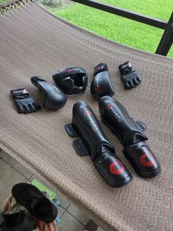 Phoenix Mma gear, shin guards, headgear, 16oz  boxing glove, mma gloves, mixed martial arts equipment