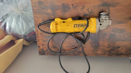  DeWalt Dwe402 Angle Grinder Corded