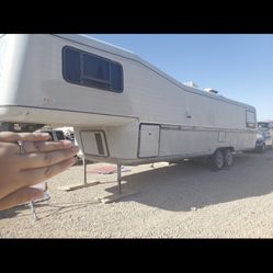 5th Wheel Travel Trailer