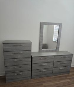 Dresser Whit Mirror And Chest - Cómoda con Espejo Y Gavetero