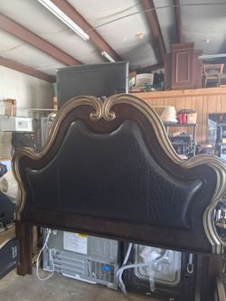 Absolutely Gorgeous High Quality Bombay Style King Bedroom Set by Havertys