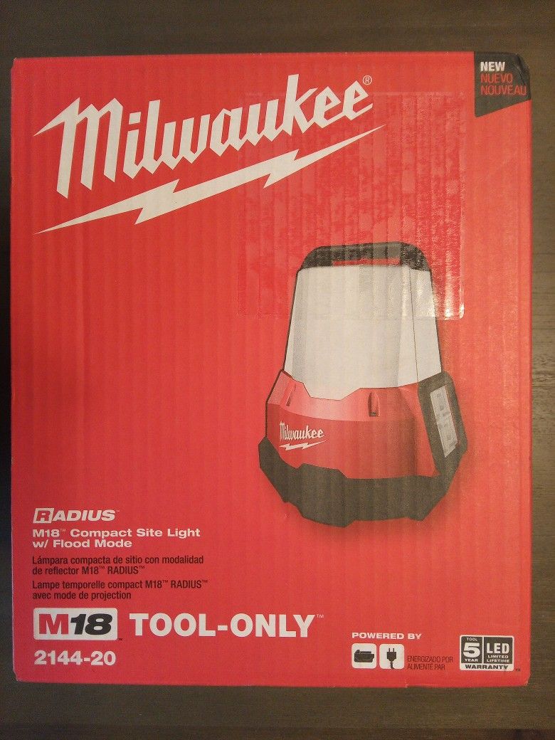 Milwaukee M18 2200 Lumens Radius Compact Site Light