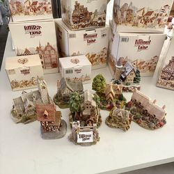 Vintage Collection of 9 Lilliput Lane Cottages And Buildings