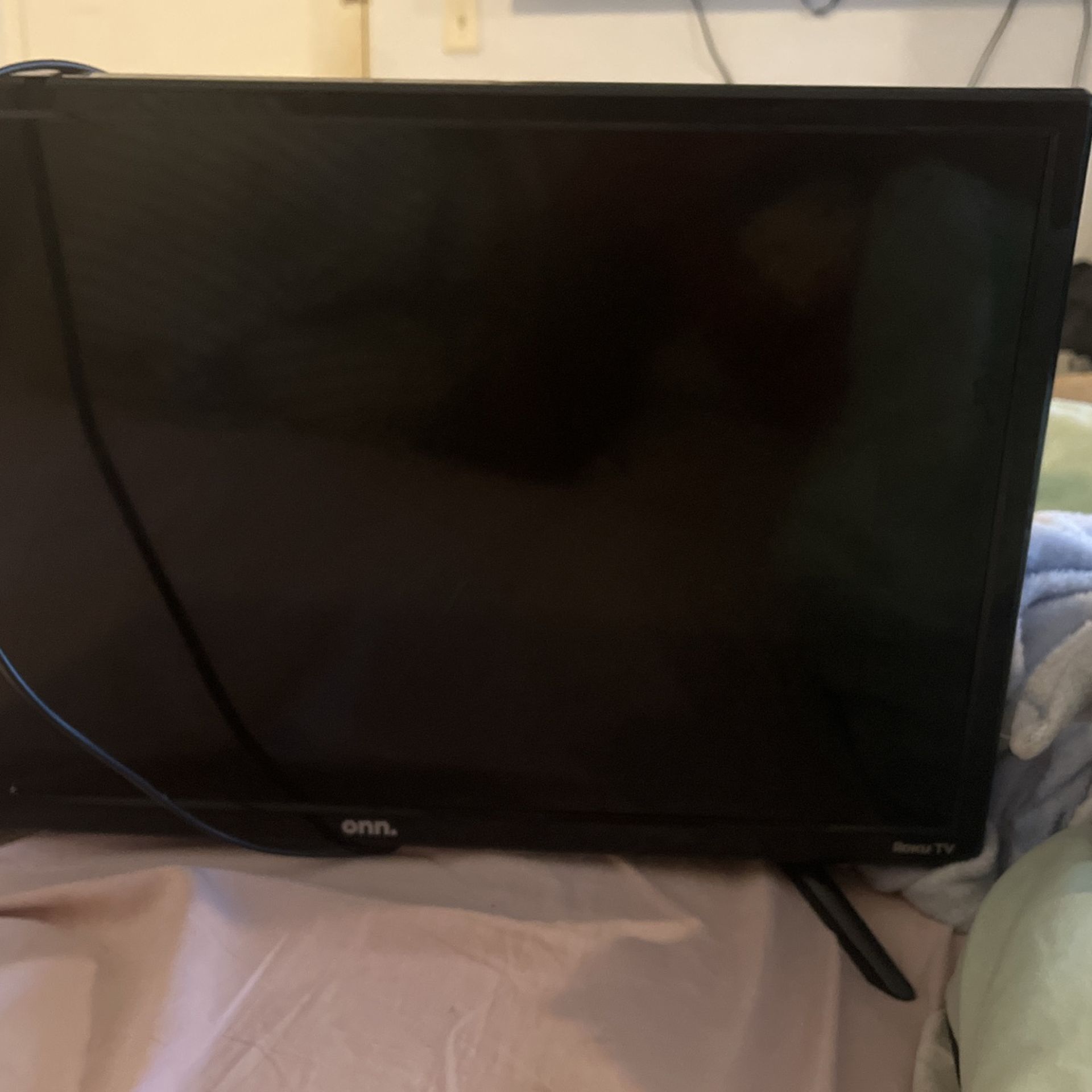 24 inch Roku Tv (remote missing)