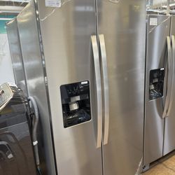 Whirlpool refrigerator side by side 24 cu ft