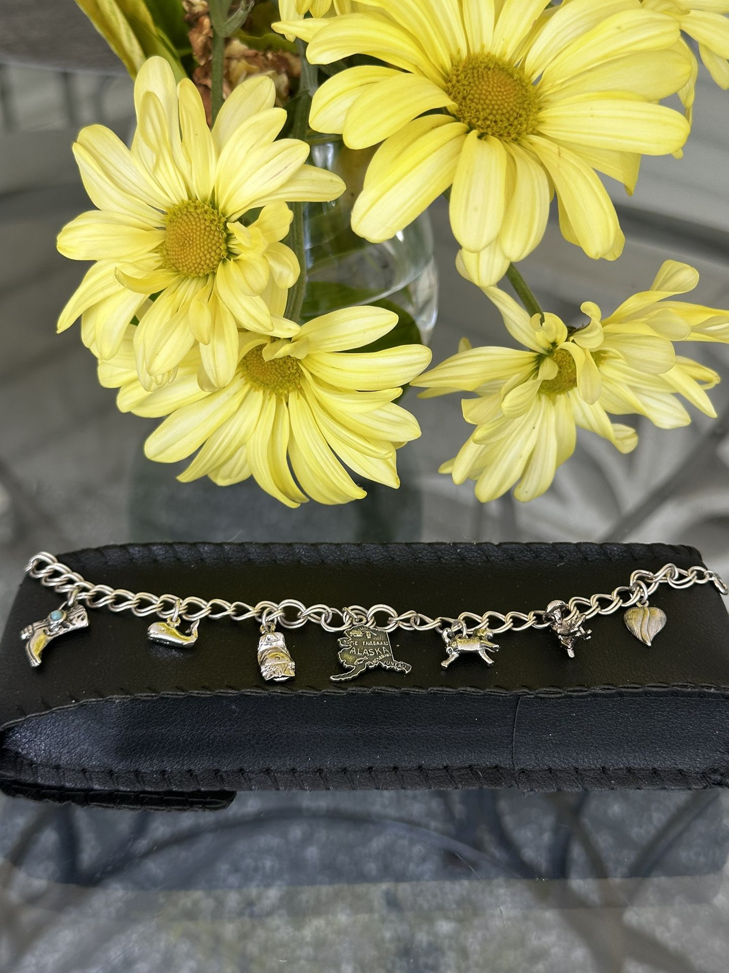 Vintage Sterling Silver Alaska Inspried 7" Charm Bracelet.