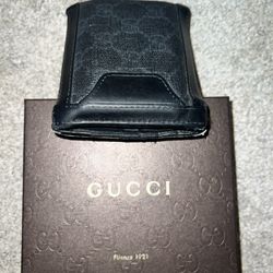 Gucci Men’s Wallet **Authentic/Comes With Original Box/Gucci String** 