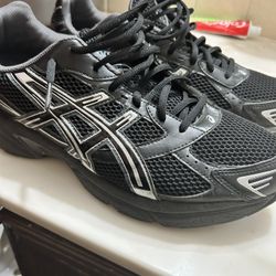 Black And Silver ASICS 1130