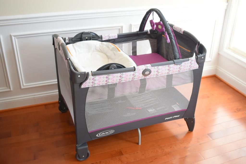 Graco Pack 'N Play with Reversible Napper and Changer