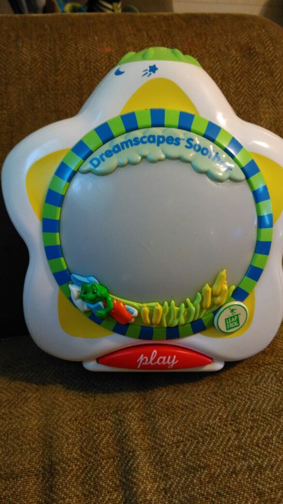 Leapfrog dreamscapes soother crib toy