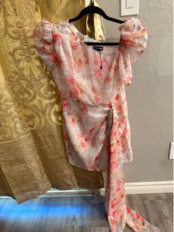 🌸 Vestido PrettyLittleThing – Usado una vez