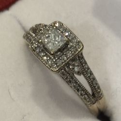 Modern 14kt White Gold Princess Cut Diamond Ring