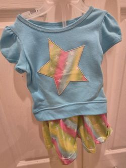 2 piece pajama set for young girls from the clothing brand Dots & Dreams 24M New