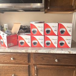 Illustra Flex Series 3MP and 8MP Indoor and Outdoor Dome Cameras