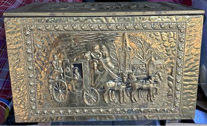 VINTAGE ENGLAND BRASS HORSE &AMP; CARRIAGE FIREPLACE HEARTH KINDLING BOX TRUNK