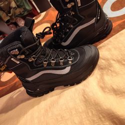 VANS GORETEX BOOTS