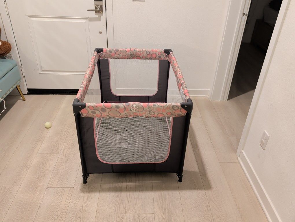 Dream On Me Kids Playard