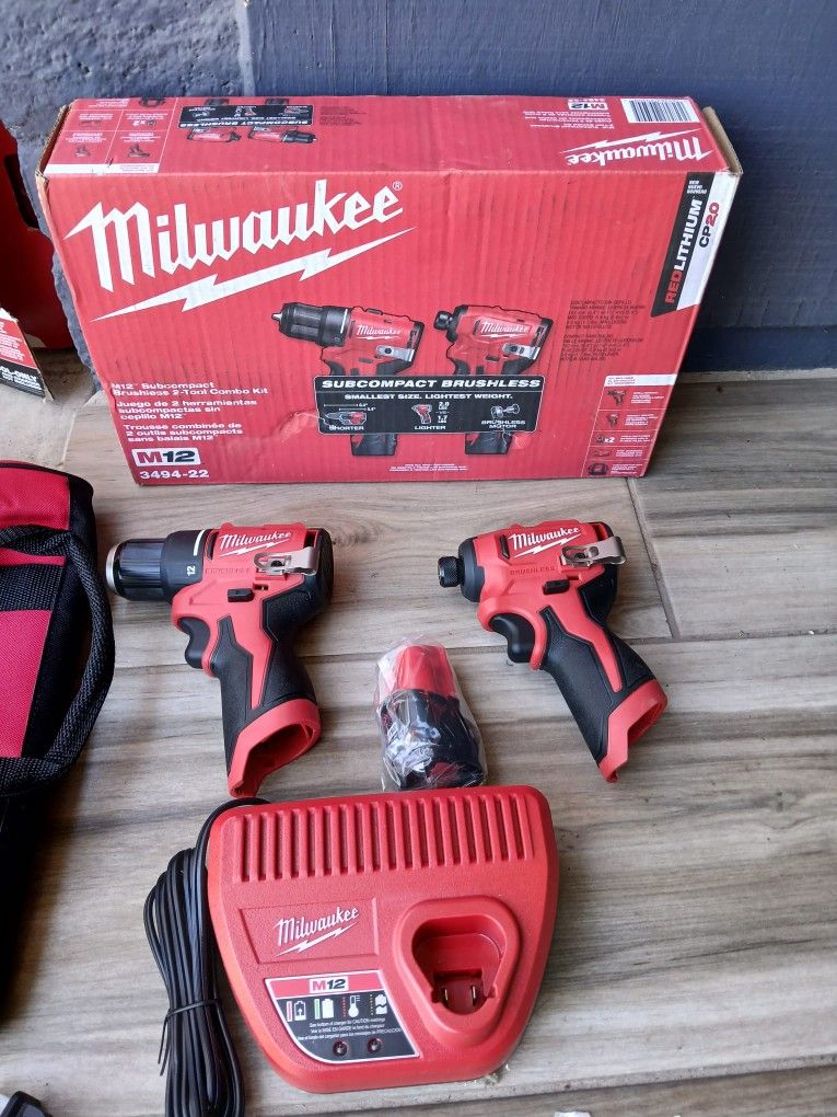 DRILL SET MILWAUKEE