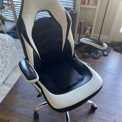 Gaming Chair (Black and White) 