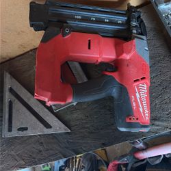Milwaukee Finish Nail Gun 