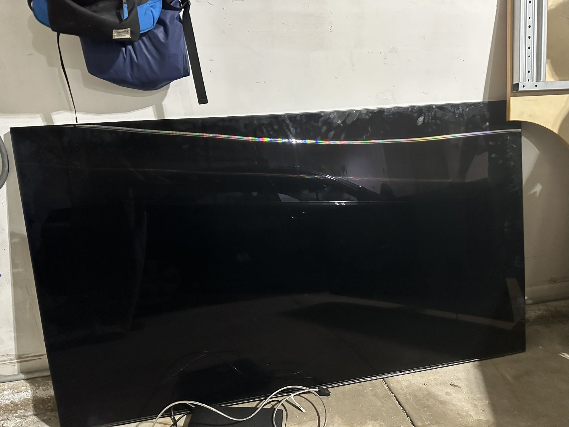 Broken Samsung 85" QLED Frame TV (turns on w/ white screen, sound works)