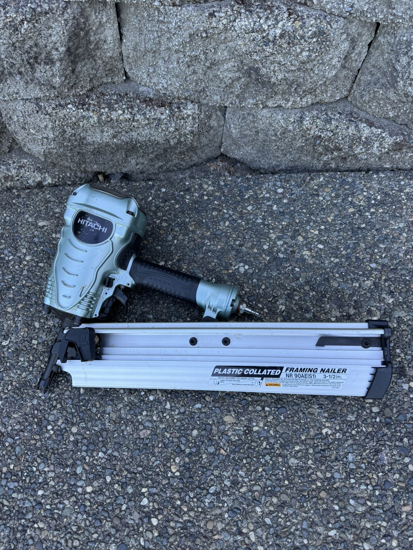 Hitachi Framing Air Nailer / Nail Gun