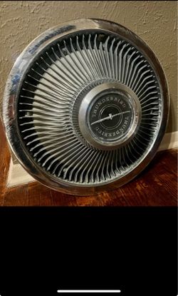 Ford Thunderbird Hubcap