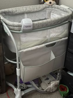 Bassinet with music and mattress