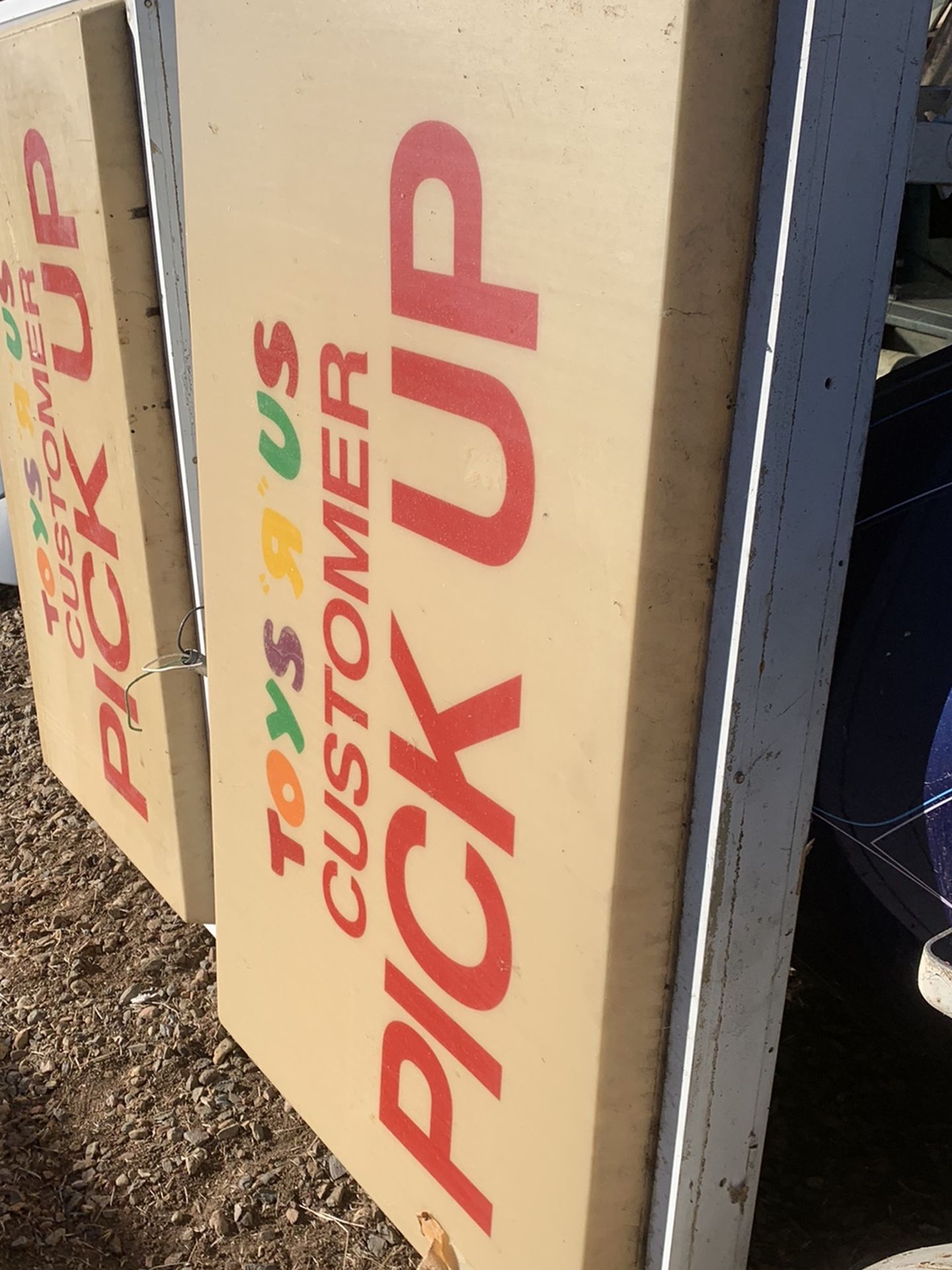 2 Toys R us Sign Light Box