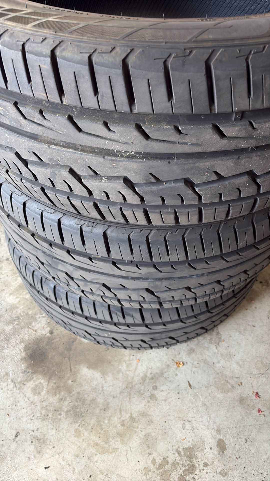 Im Selling 3 Tires 285/45R22 Like New 