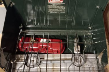 CALL LYMAN DELUXE 2 BURNER DOUBLE CAMP STOVE USED ONCE