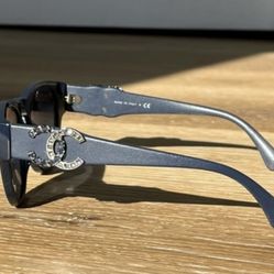 Authentic Chanel Sunglasses Dark-Deep Blue