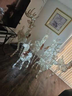 Beautiful Christmas Decor and free TV