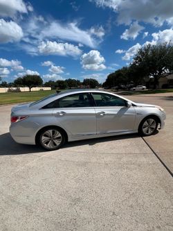 Hyundai Sonata Hybrid Sedan