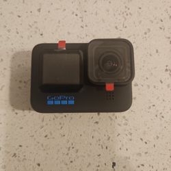 GoPro 10 black NEW with accessories 