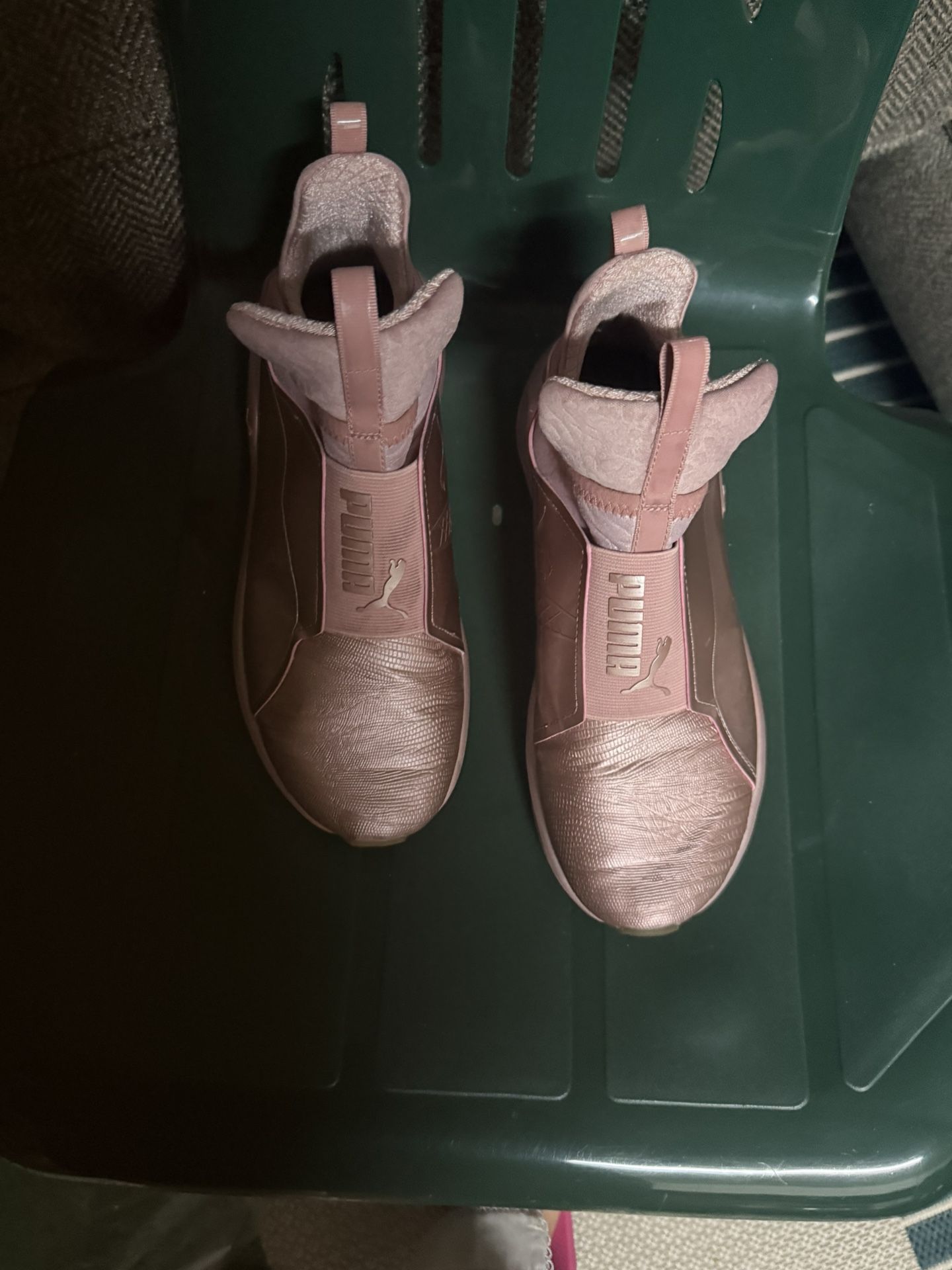 Puma Shoes Size 7 For 5 Dollars I’m Very Good Condition