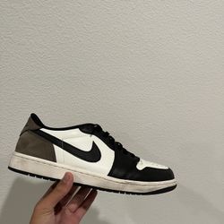 Jordan 1 Low Mocha