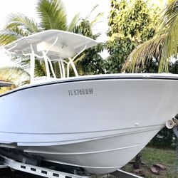 2016 SEA BORN 239 CENTER CONSOLE BOAT