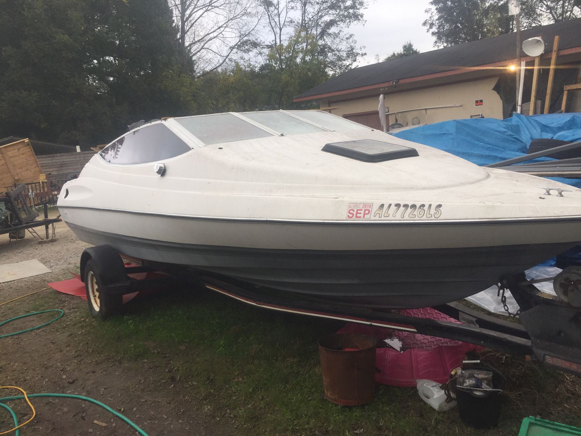 Photo Ski boat needs work on starter and cosmetic