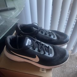 Nike Shoes Size 9