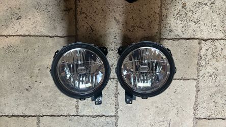 Jeep JL OEM Halogen Headlight Assemblies